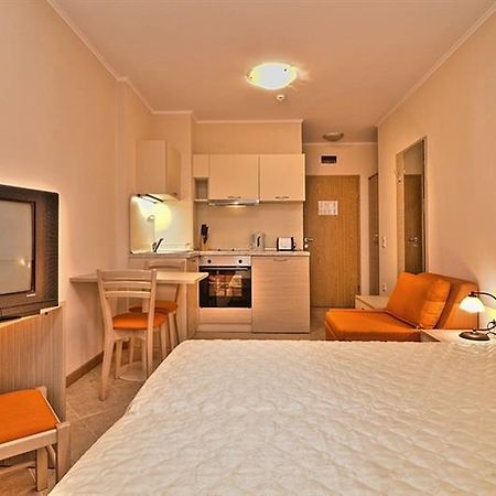 Royal Sun Private Apartments Pantai Sunny Luaran gambar